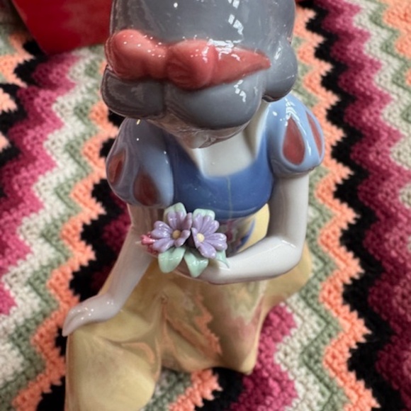 Lladro NAO Snow White Disney Princess Sculpture Figurine - Picture 11 of 16